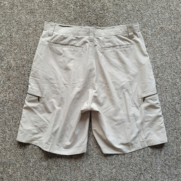CLEARANCE - Reebok Shorts - Picture 2 of 3